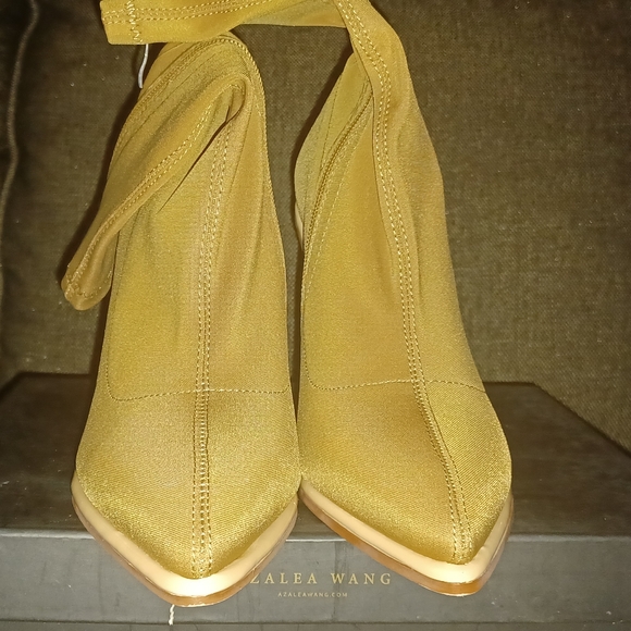 Azalea Wang Size 10 Lycra Sock Bootie in Nude - Picture 3 of 8